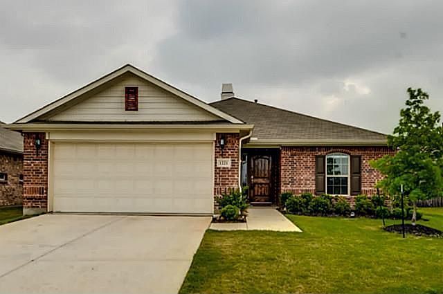 1st image of 1221 Catbird Dr