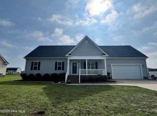 102 Autumn Ridge Dr, Pikeville, NC 27863
