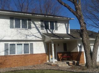 107 Damascus Dr, Cedar Falls, IA 50613