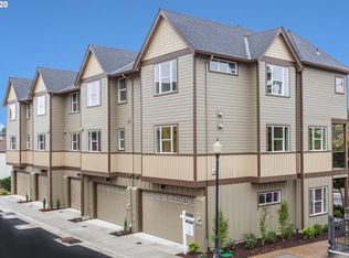 1055 NE 5th St #55, Gresham, OR 97030