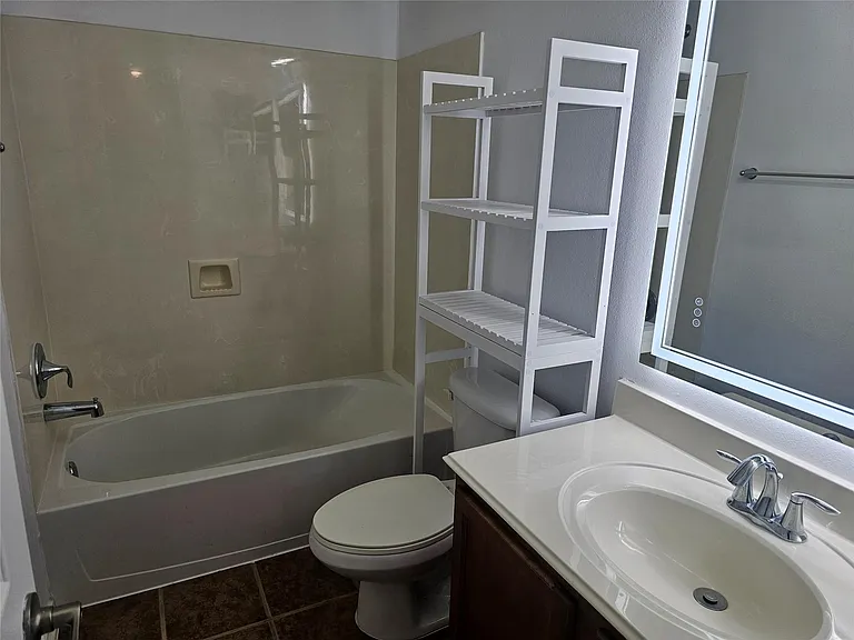 3217 Victorian Manor Ln — Photo 8