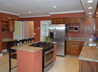 337 Sea Meadow Dr, Portsmouth, RI 02871