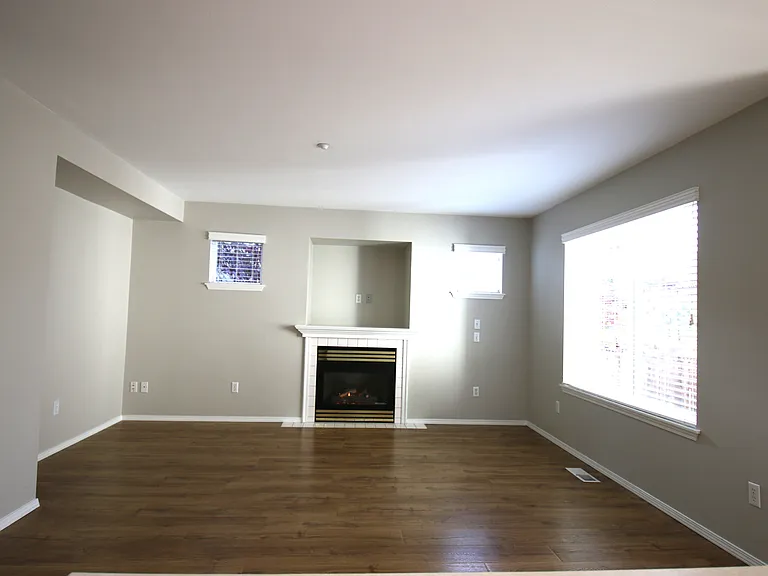 2153 McDonald Ave — Photo 5