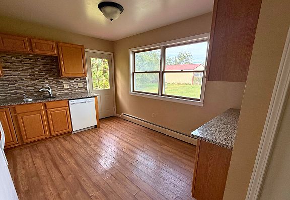 4th image of 381 Dryden Harford Rd #2