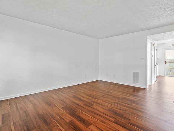 5th image of 928 Upholland Ln #18E