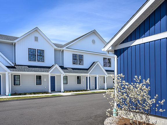 3rd image of 138 Boston Post Road #17