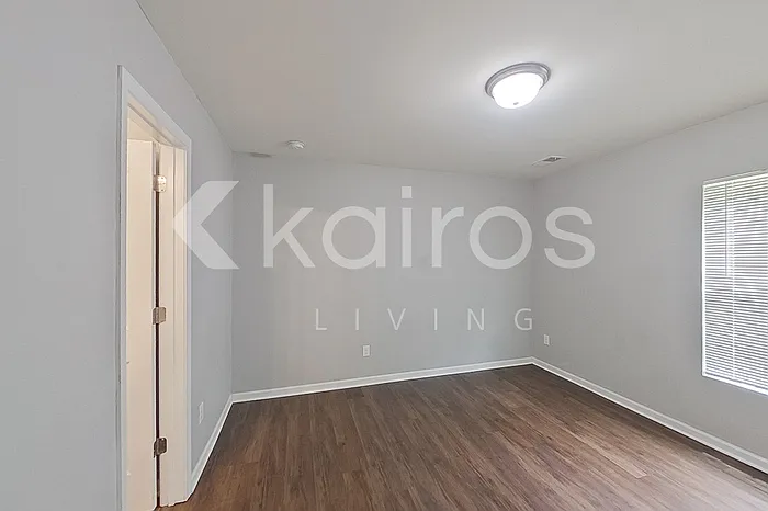 1010 E Macree Ter — Photo 13