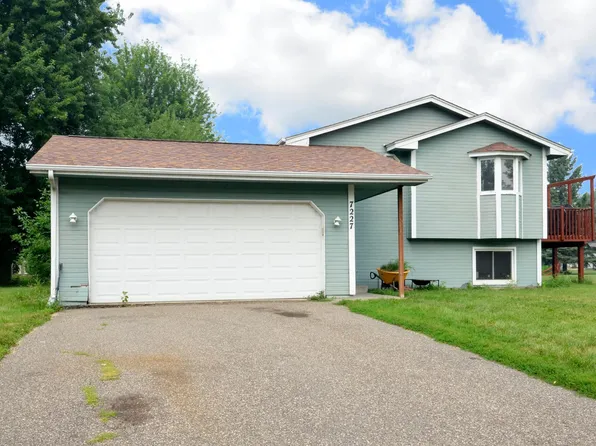 7227 Peterson Trl, Centerville, MN 55038