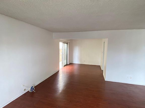 5th image of 11429 Truro Ave APT A