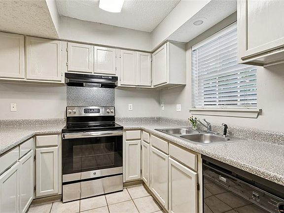 5th image of 429 Cedarwood Dr #429