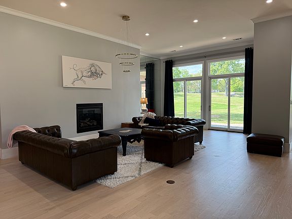 3rd image of 8614 Southwind Dr