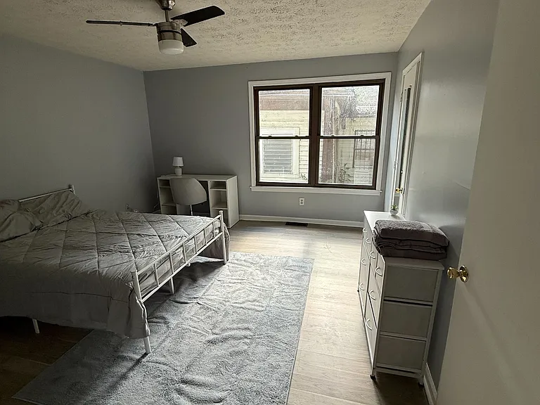 877 Beckwith St SW — Photo 6