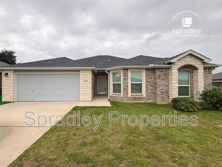 2214 Justice Dr — Photo 1