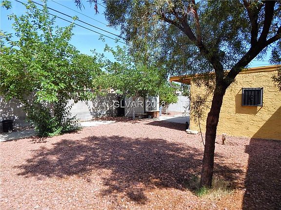 3rd image of 1324 Melville Dr