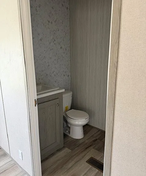 848 King Richard Dr — Photo 13