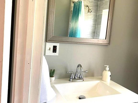 Entry level Bathroom