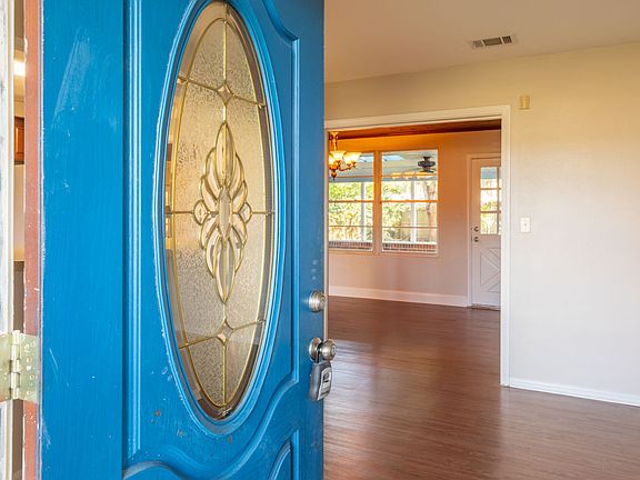 2nd image of 1059 Glynlea Rd