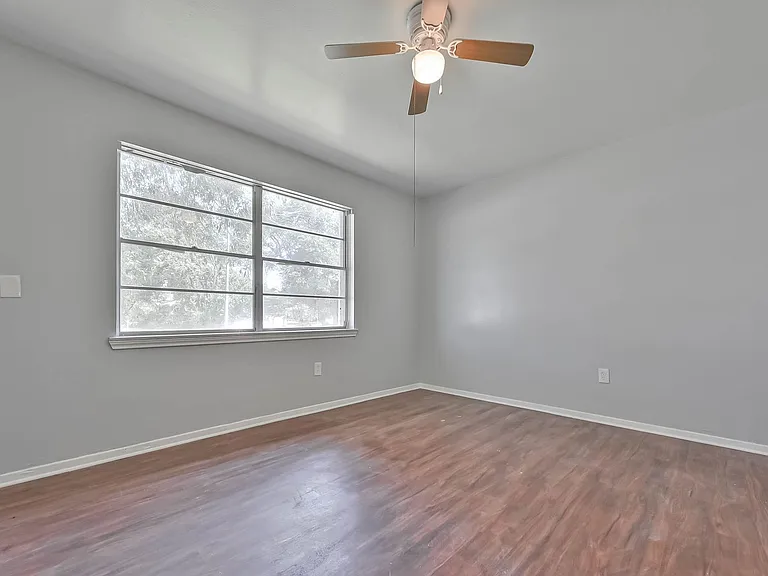 3918 Tavenor Ln — Photo 11