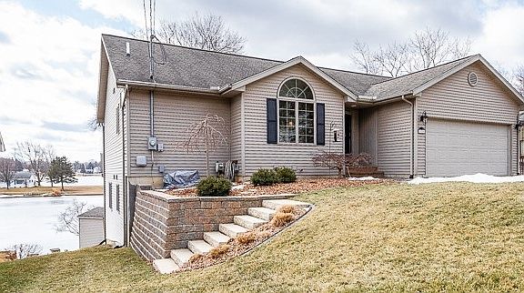 2nd image of 11701 Lakeside Dr S