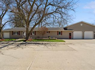 108 Sunset St, Strawberry Point, IA 52076