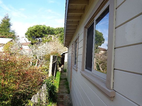 5th image of 5911 Panama Ave