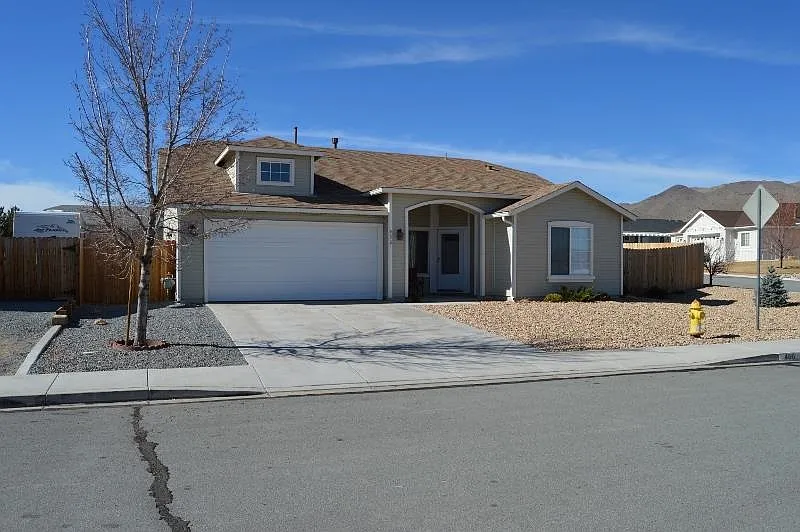 400 Eagle View Ct photo 1