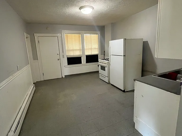 21 Olive St N #3 — Photo 4