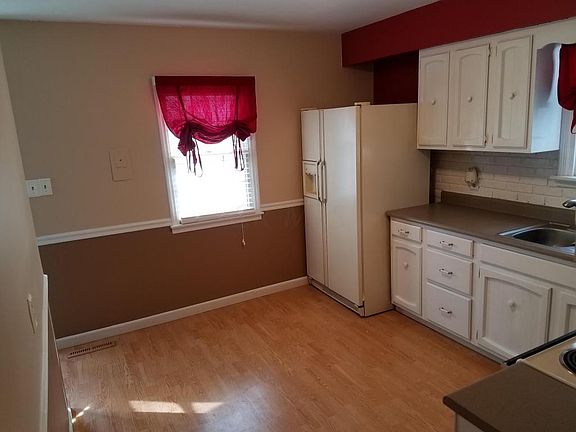 5th image of 148 Columbia Ave