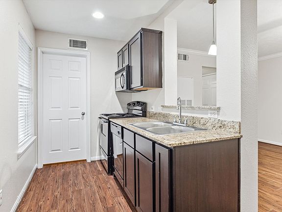 2nd image of 1222 Heights Blvd APT 2