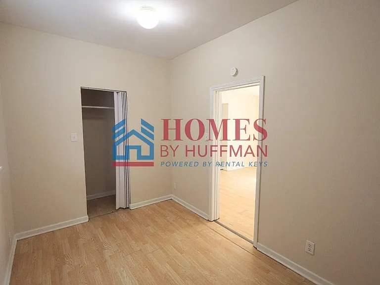 1319 Uhlhorn St — Photo 9