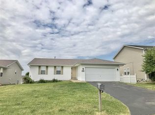 3060 Merseyshire Ln, Machesney Park, IL 61115