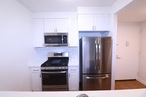 Rented by A&E Real Estate Management | media 10