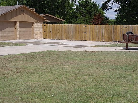 4th image of 19 Hillview Dr