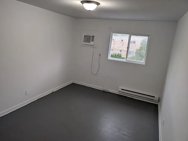 96 Cromwell Pl — Photo 6