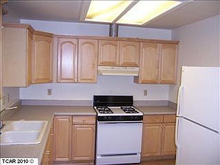 3rd image of 16571 Creekside Dr