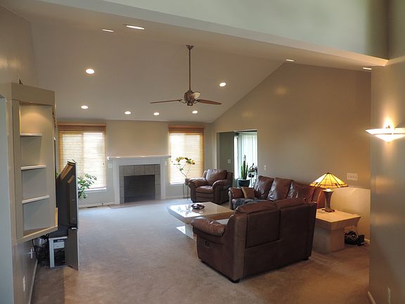 4th image of 48375 Tecumseh Dr