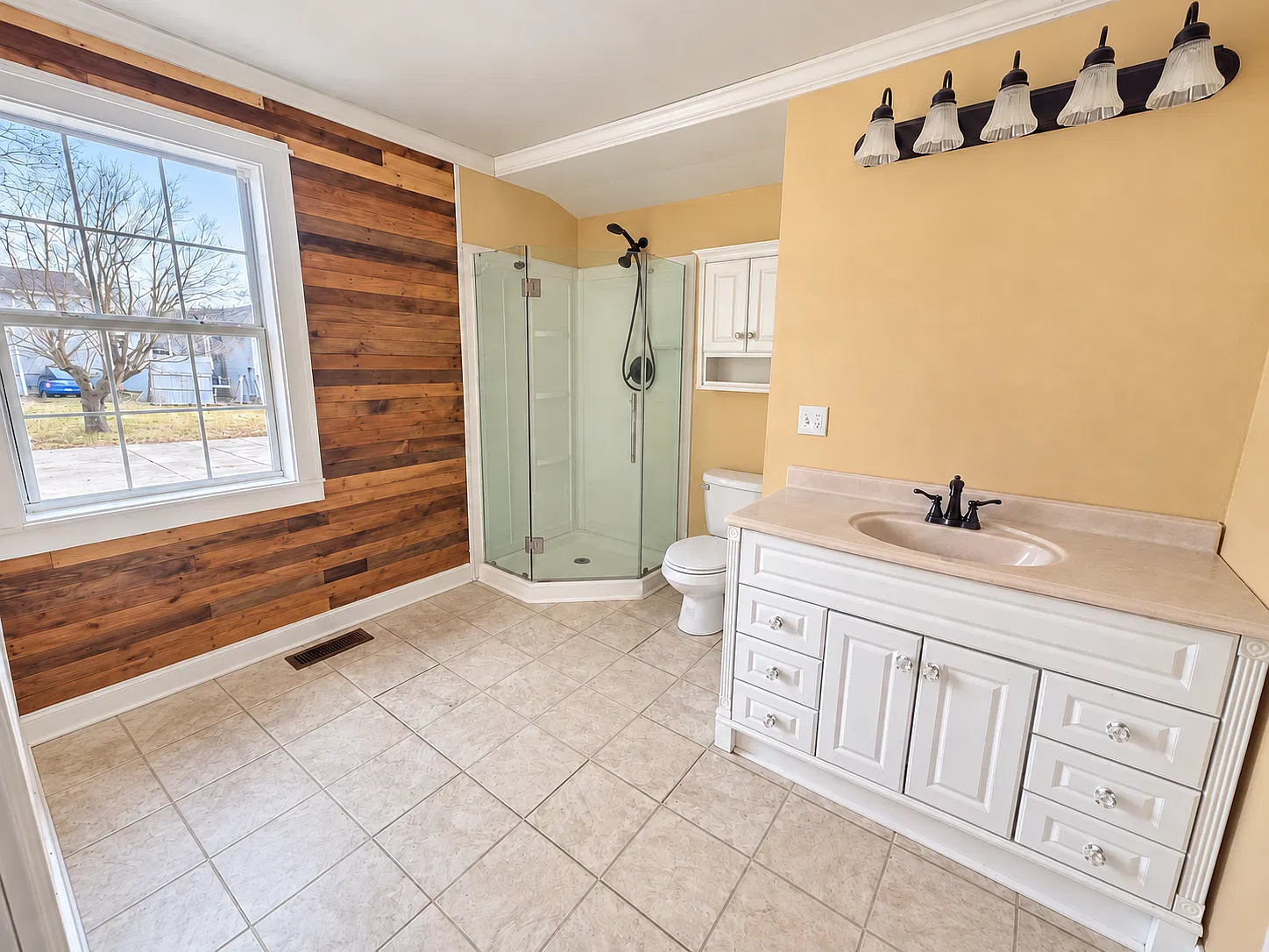1 bed, 768 sqft, $1,195 — Photo 3