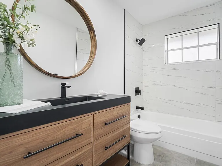 737 Nantucket Cir #B — Photo 15
