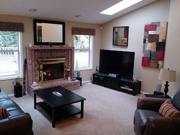 2nd image of 16820 SE Fisher Dr