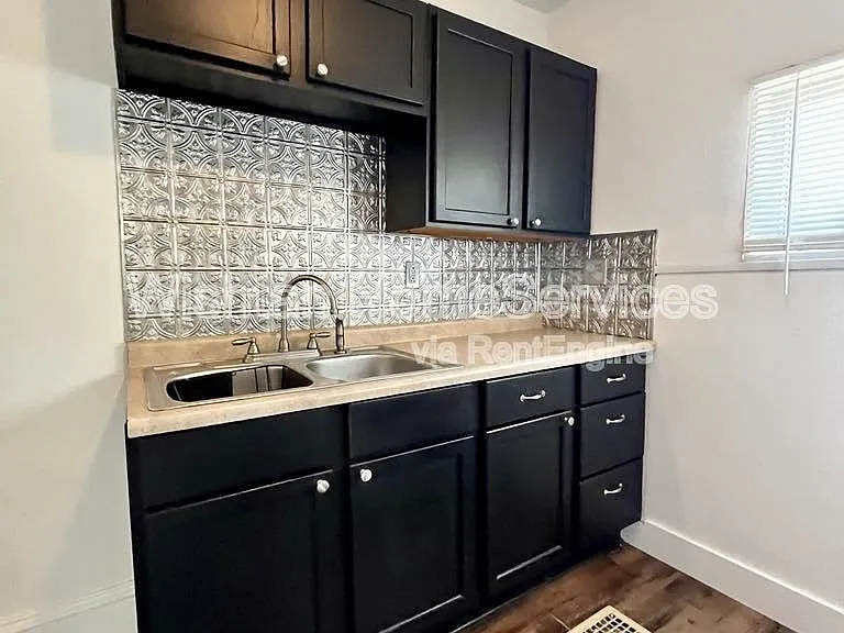 322 S Madison St #2 — Photo 3