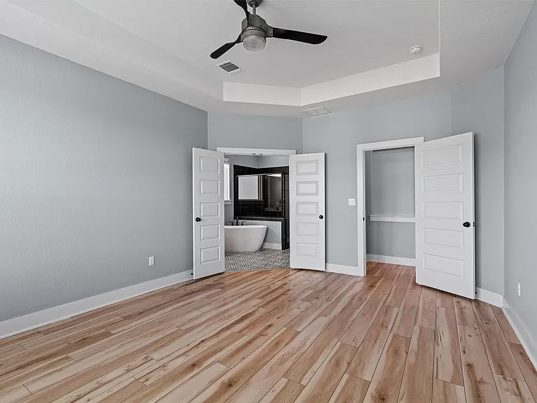 920 Hornsby Holw — Photo 14