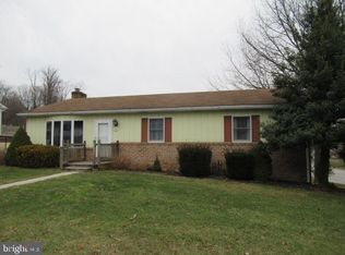 120 McClellan Ln, Hanover, PA 17331