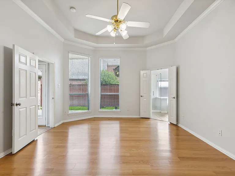 8447 Firewheel Ln — Photo 14