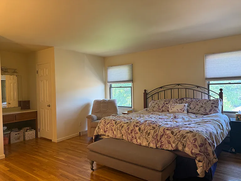 449 Lawrence St — Photo 6