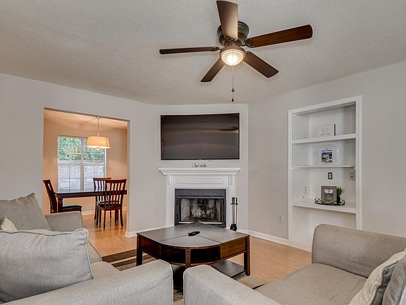 3rd image of 2209 Birnam Pl