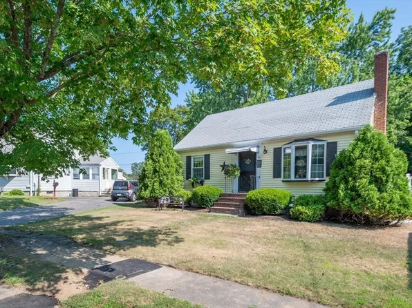 32 Lexington Dr, Beverly, MA 01915