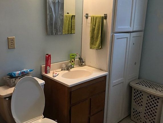 5th image of 1323 W 219th St