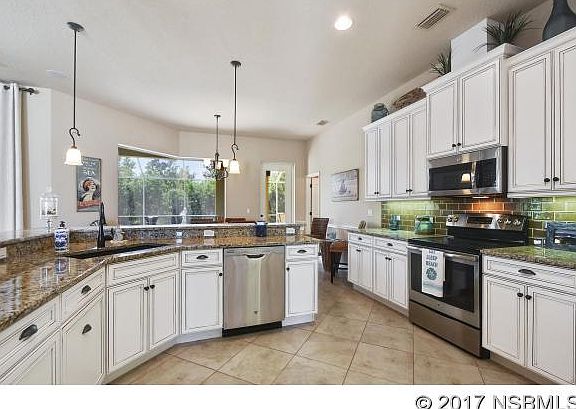 4th image of 524 Bacio St