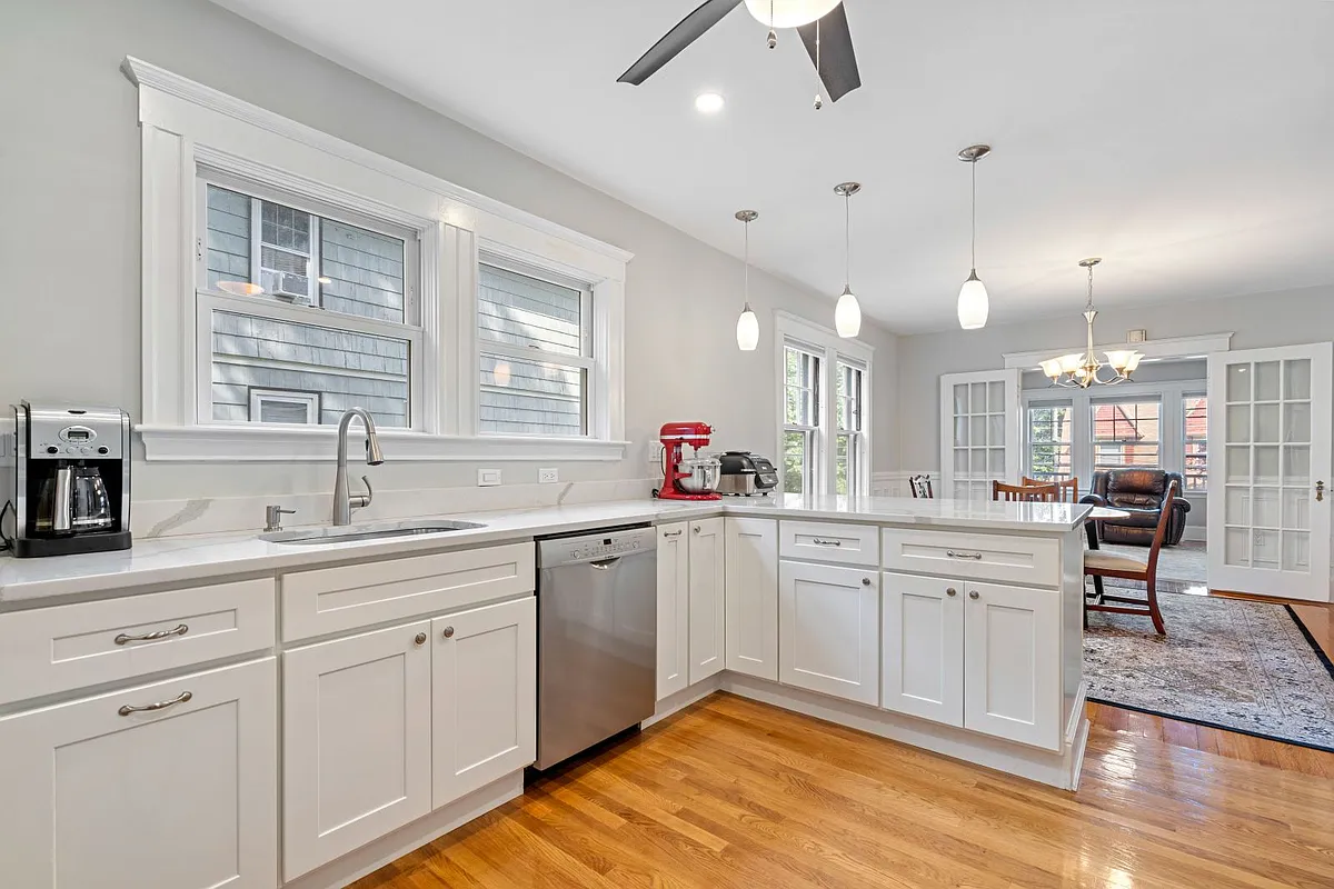 Building Photo - 1045 Adams St #1