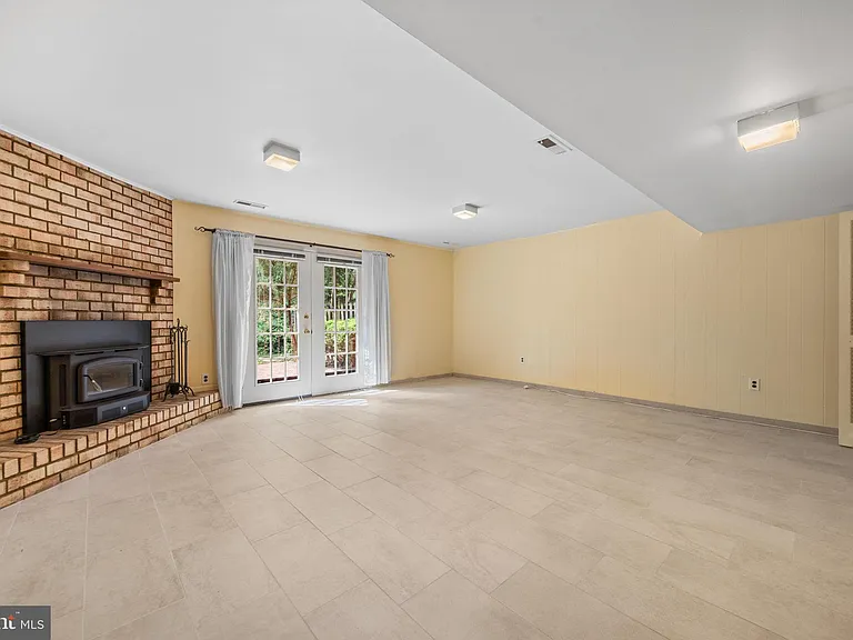 1260 Masters Dr — Photo 34
